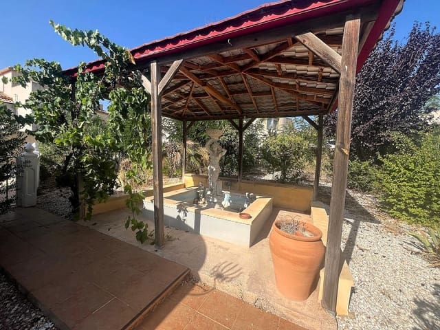 Chalet de 3 habitaciones en Castalla en venta con piscina garaje - 280.000 € (Ref: 9993781)