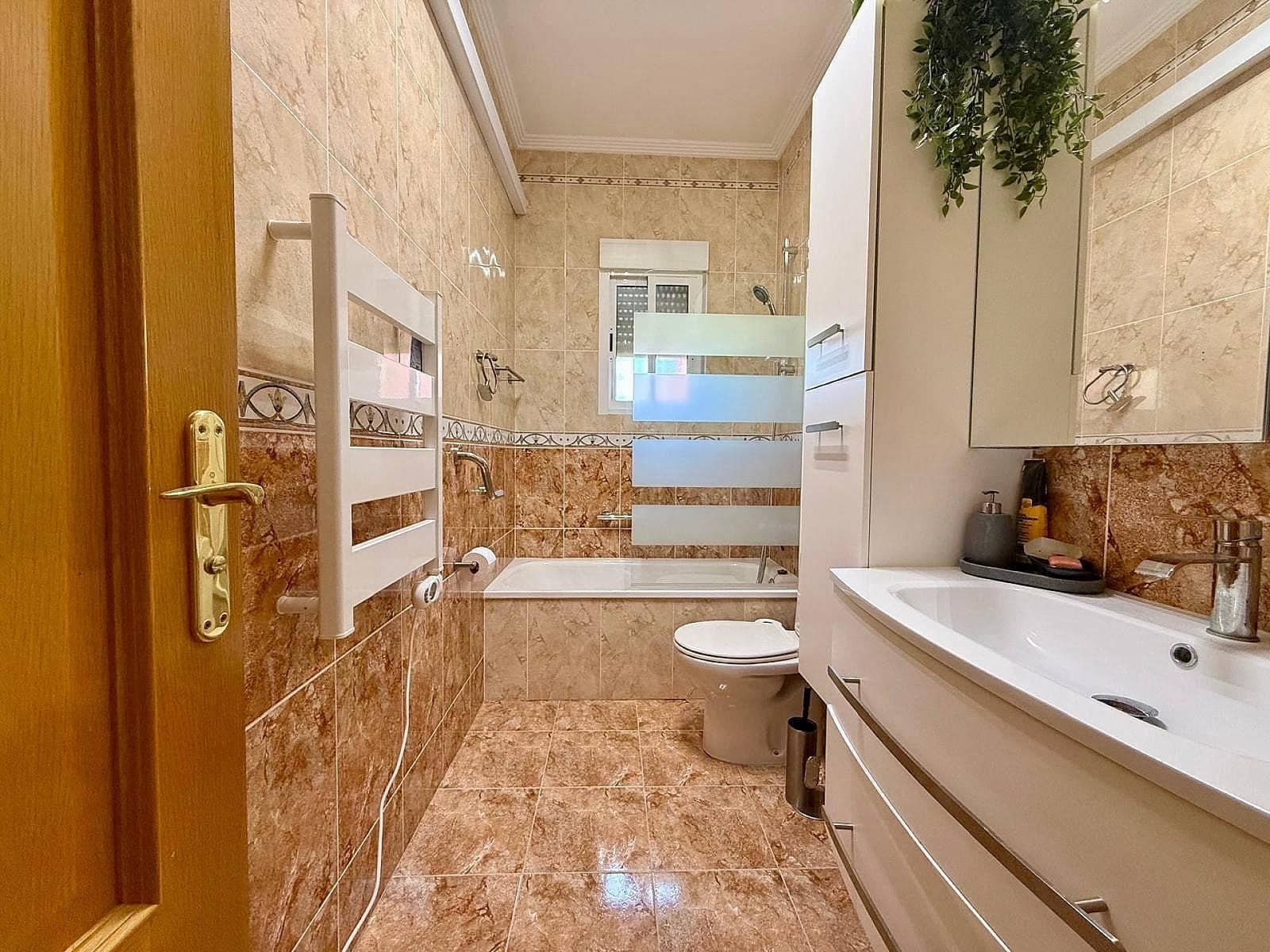 2 quarto Moradia para venda em Lel com piscina garagem - 340 000 € (Ref: 9993782)