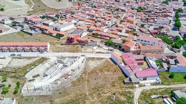 Ubebygd land til salgs i Lezuza - € 175 000 (Ref: 9994738)