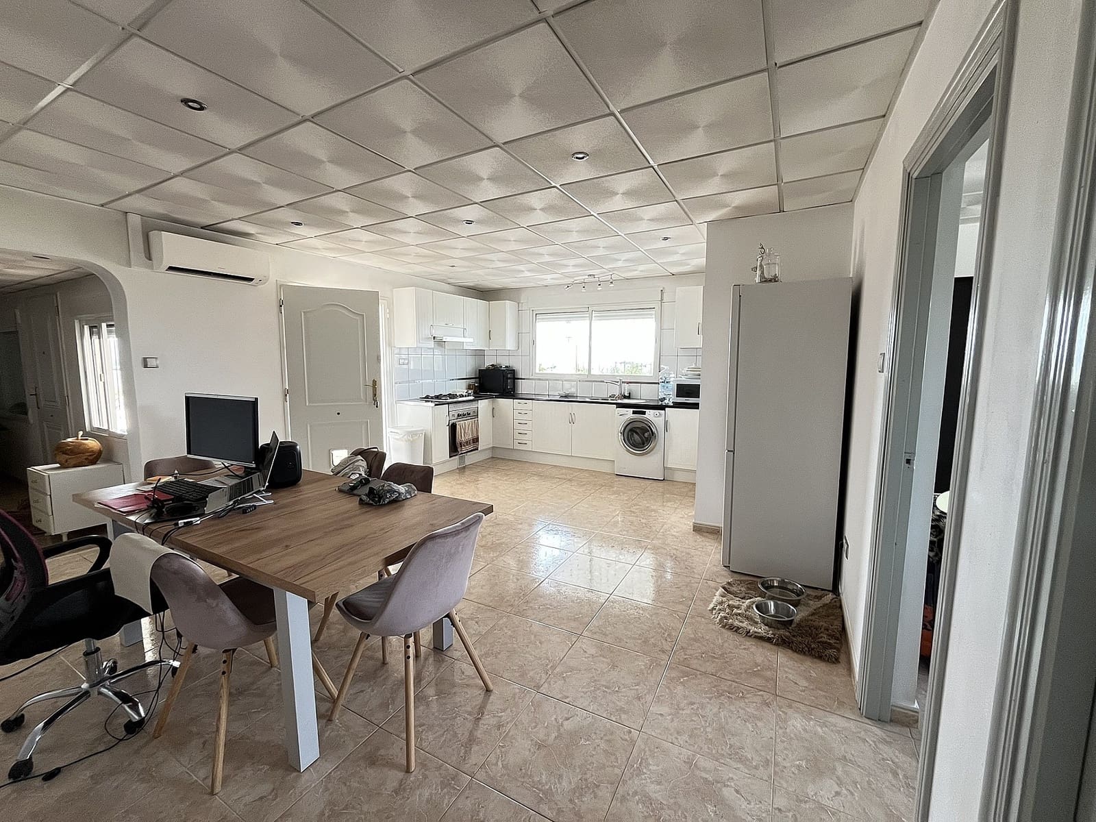 3 makuuhuone Maalaistalo myytävänä paikassa Villena mukana 
autotalli - 229 000 € (Ref: 9994739)