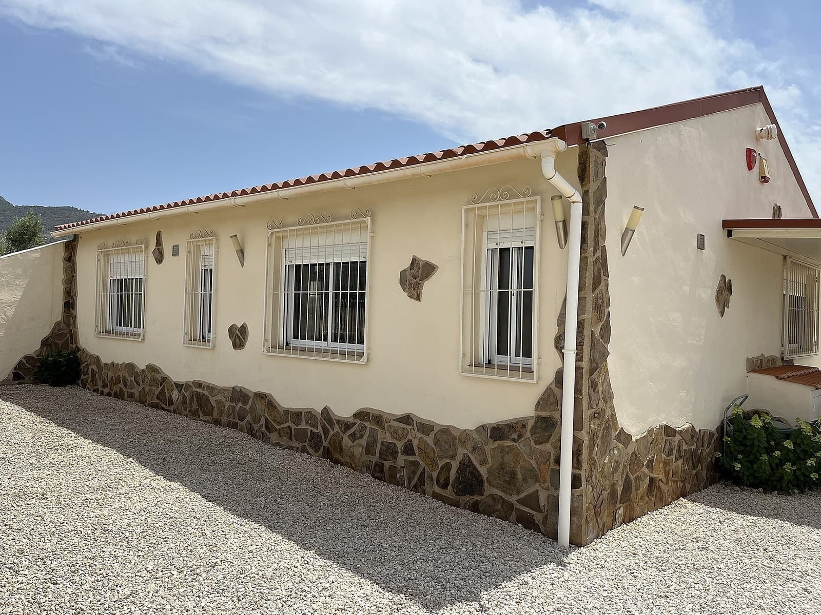 3 makuuhuone Maalaistalo myytävänä paikassa Villena mukana 
autotalli - 229 000 € (Ref: 9994739)