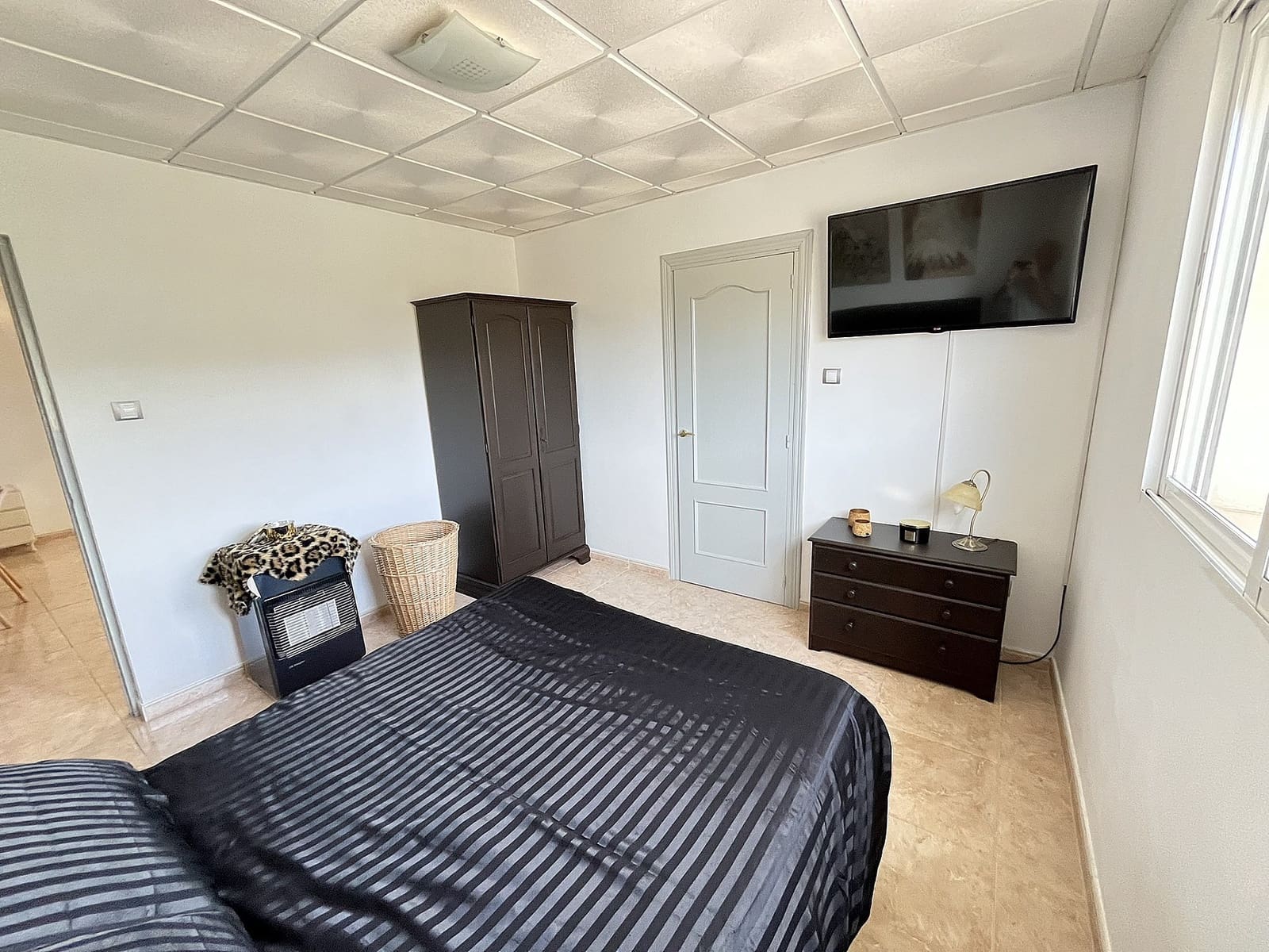 3 makuuhuone Maalaistalo myytävänä paikassa Villena mukana 
autotalli - 229 000 € (Ref: 9994739)