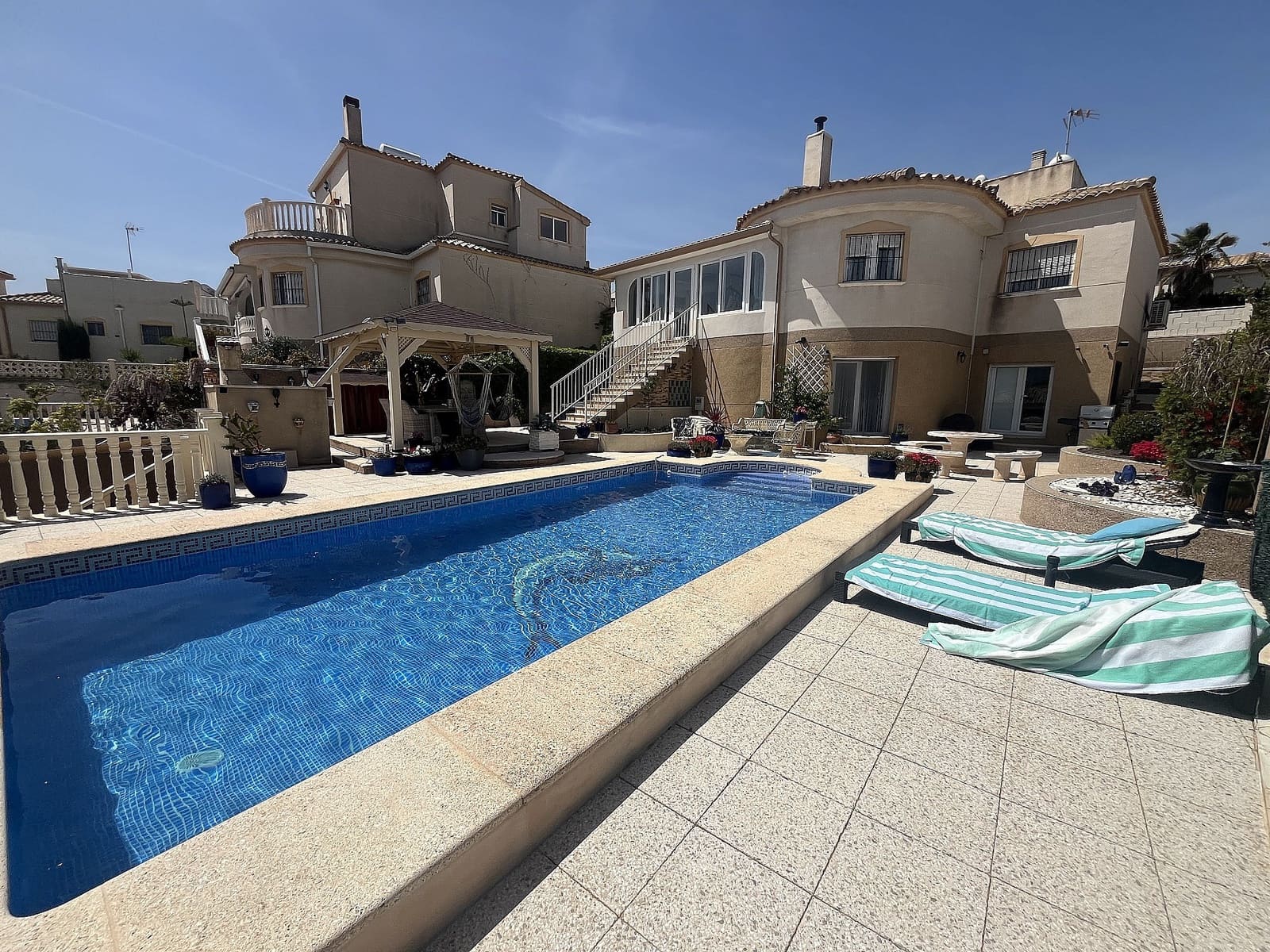 4 quarto Moradia para venda em Castalla com piscina - 349 950 € (Ref: 9999509)
