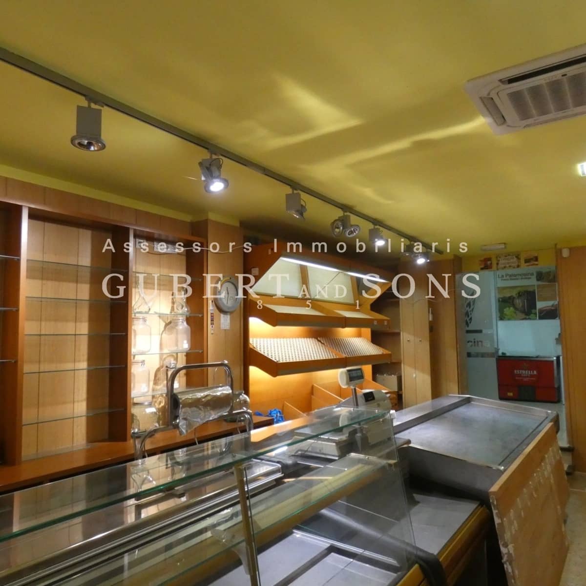 Commercial for sale in Palamos - € 140,000 (Ref: 9677830)