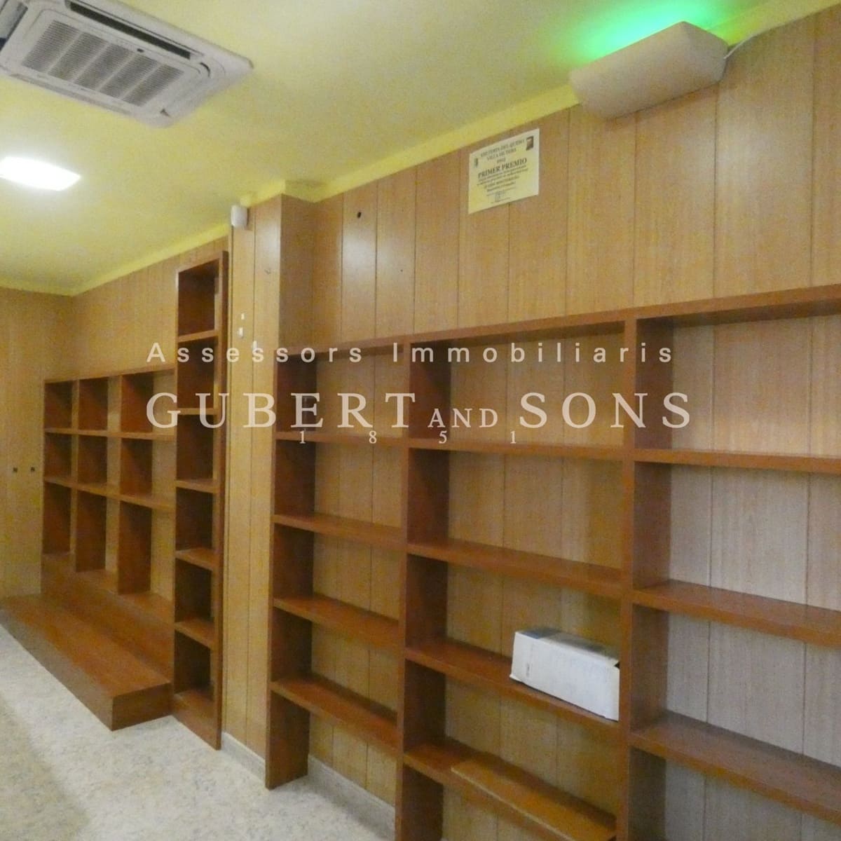 Commercial for sale in Palamos - € 140,000 (Ref: 9677830)