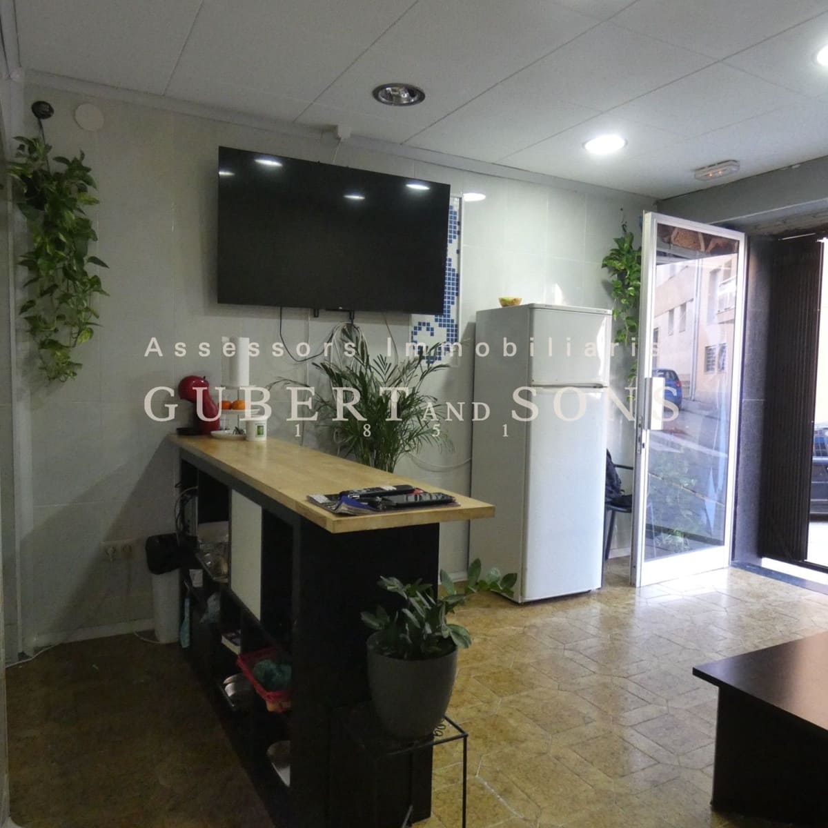 Commercial for sale in Palamos - € 140,000 (Ref: 9677830)