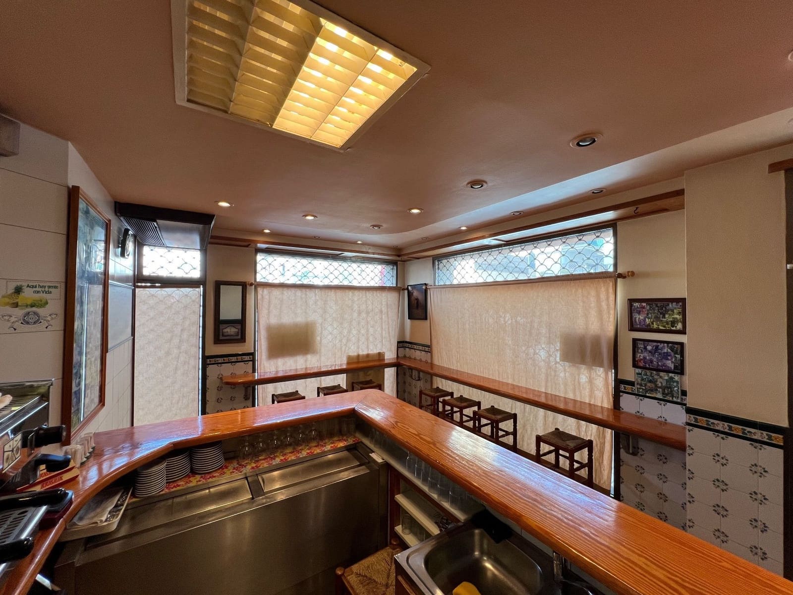 Commercial for sale in Palamos - € 250,000 (Ref: 9677836)