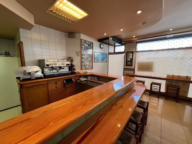 Commercial for sale in Palamós - € 250,000 (Ref: 9677836)