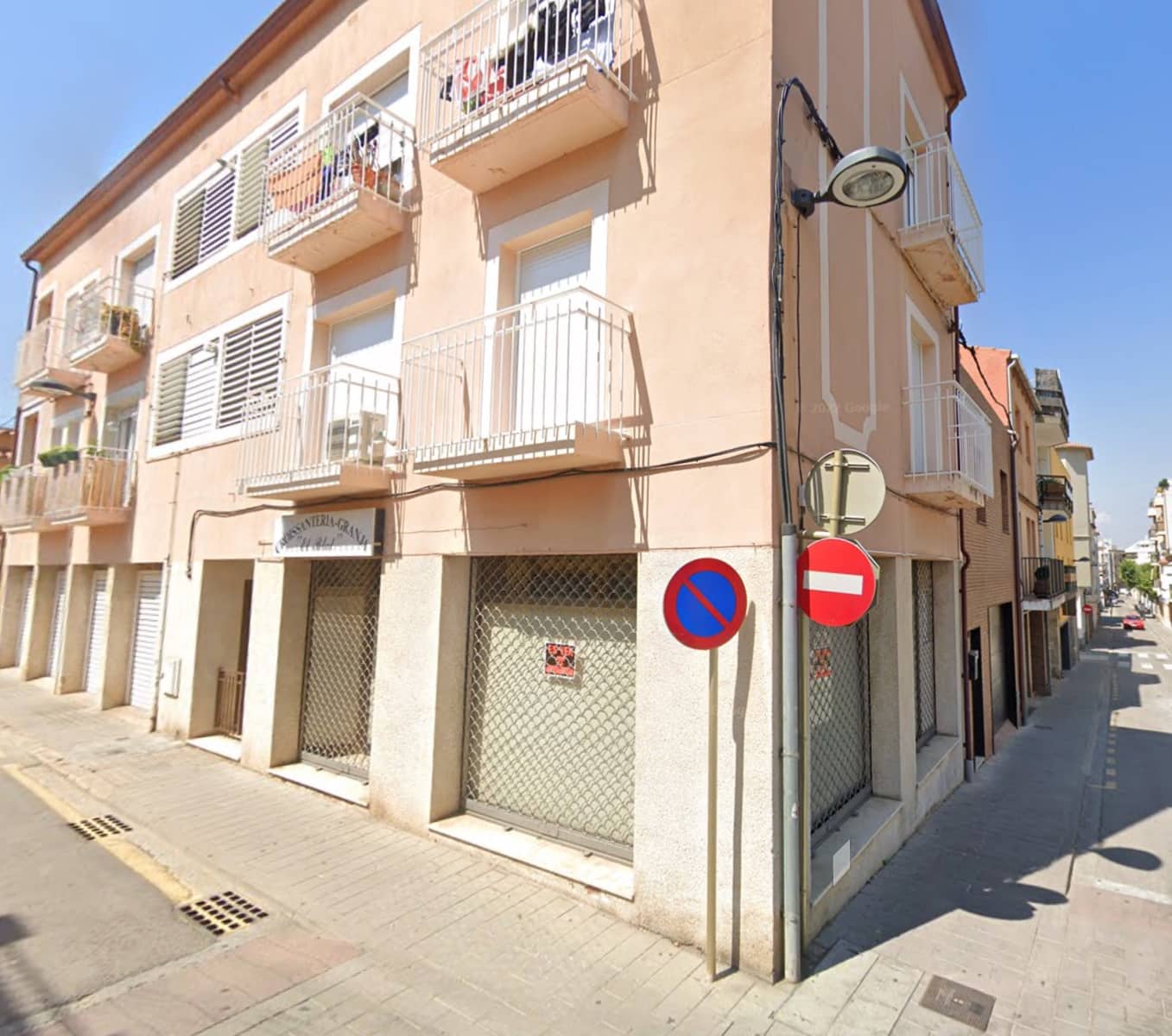 Commercial for sale in Palamos - € 250,000 (Ref: 9677836)