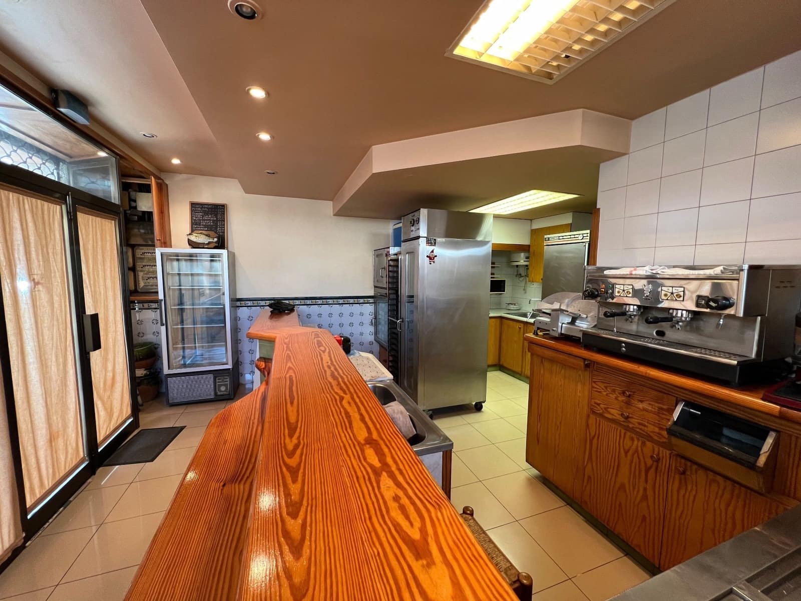 Commercial for sale in Palamos - € 250,000 (Ref: 9677836)