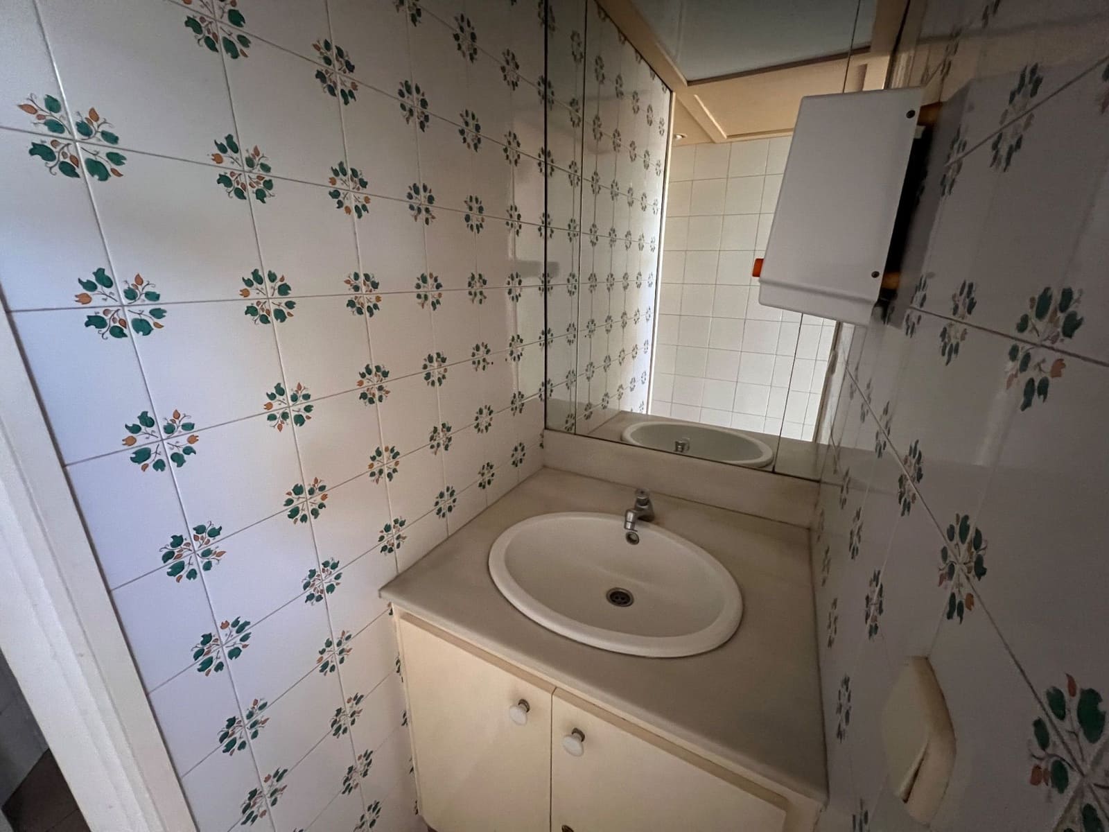 Commercial for sale in Palamos - € 250,000 (Ref: 9677836)