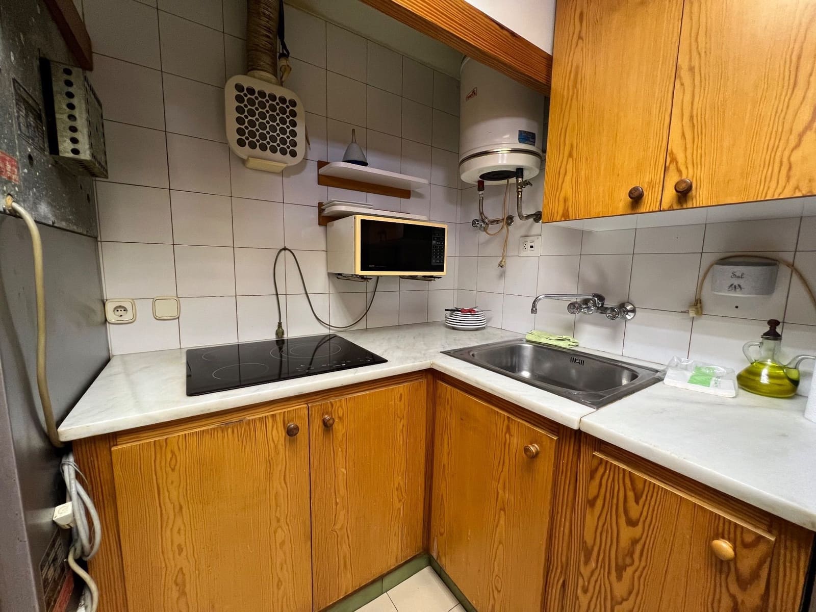 Commercial for sale in Palamos - € 250,000 (Ref: 9677836)