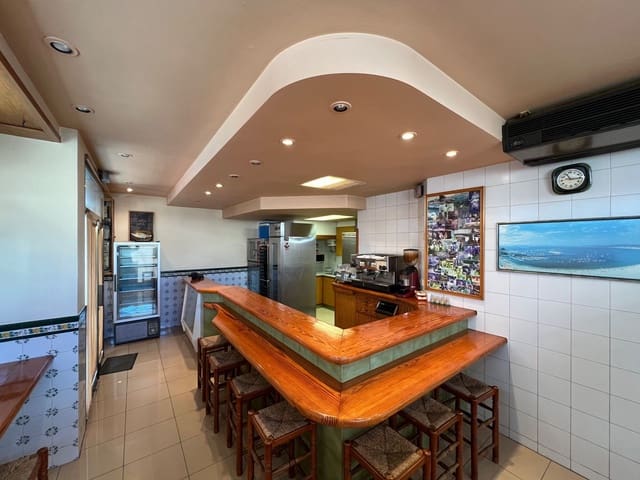 Commercial for sale in Palamós - € 250,000 (Ref: 9677836)