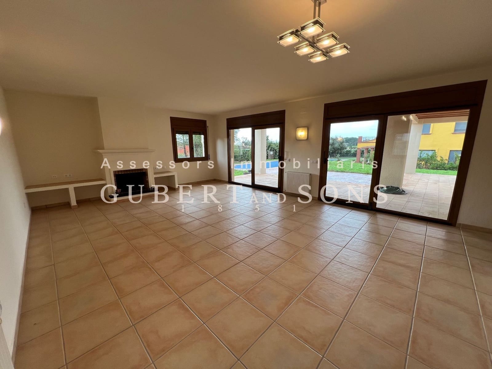 4 soverom Villa til salgs i Peralada med svømmebasseng garasje - € 695 000 (Ref: 9677847)