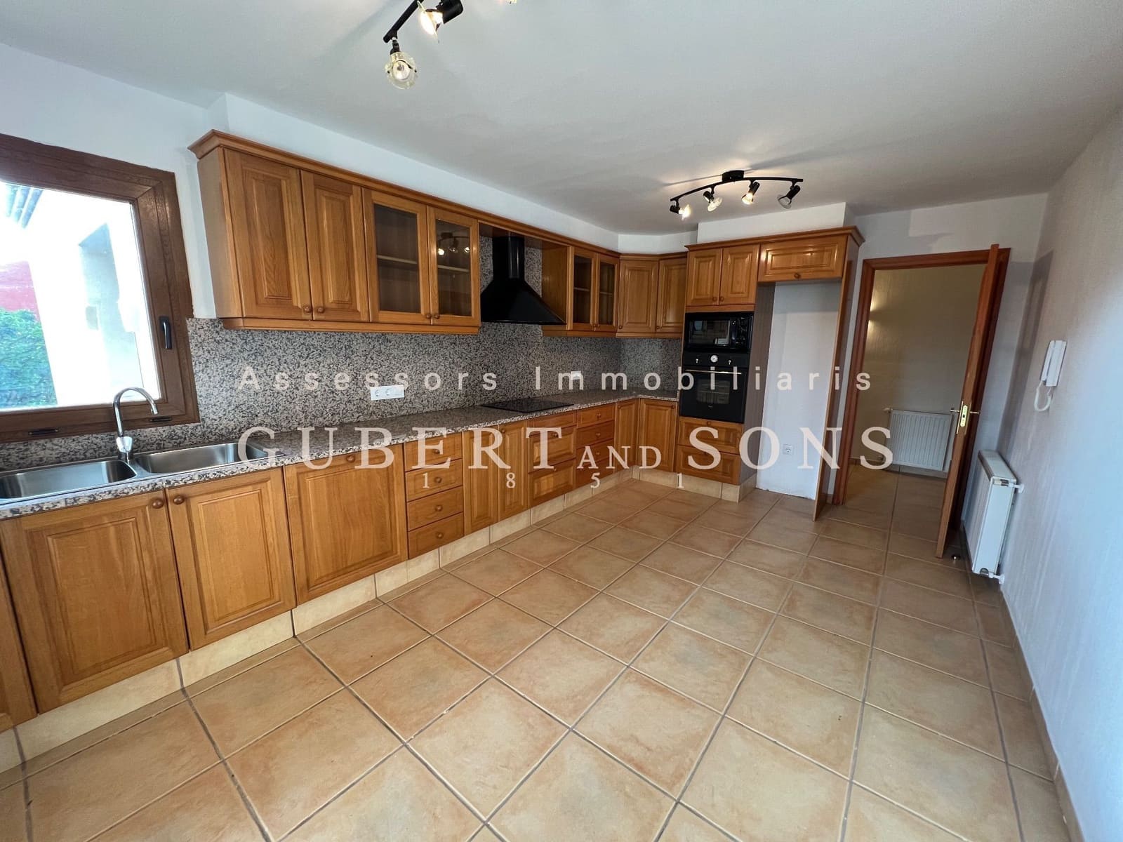 4 soverom Villa til salgs i Peralada med svømmebasseng garasje - € 695 000 (Ref: 9677847)