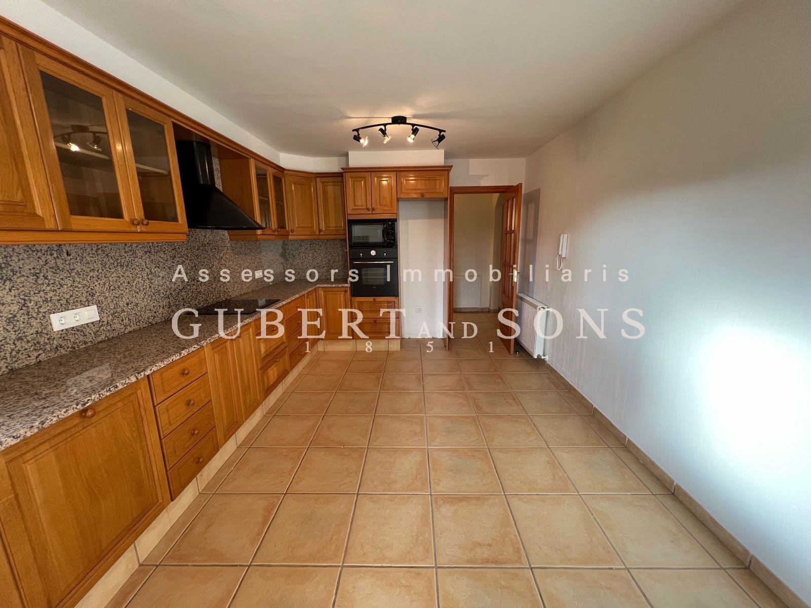 4 soverom Villa til salgs i Peralada med svømmebasseng garasje - € 695 000 (Ref: 9677847)