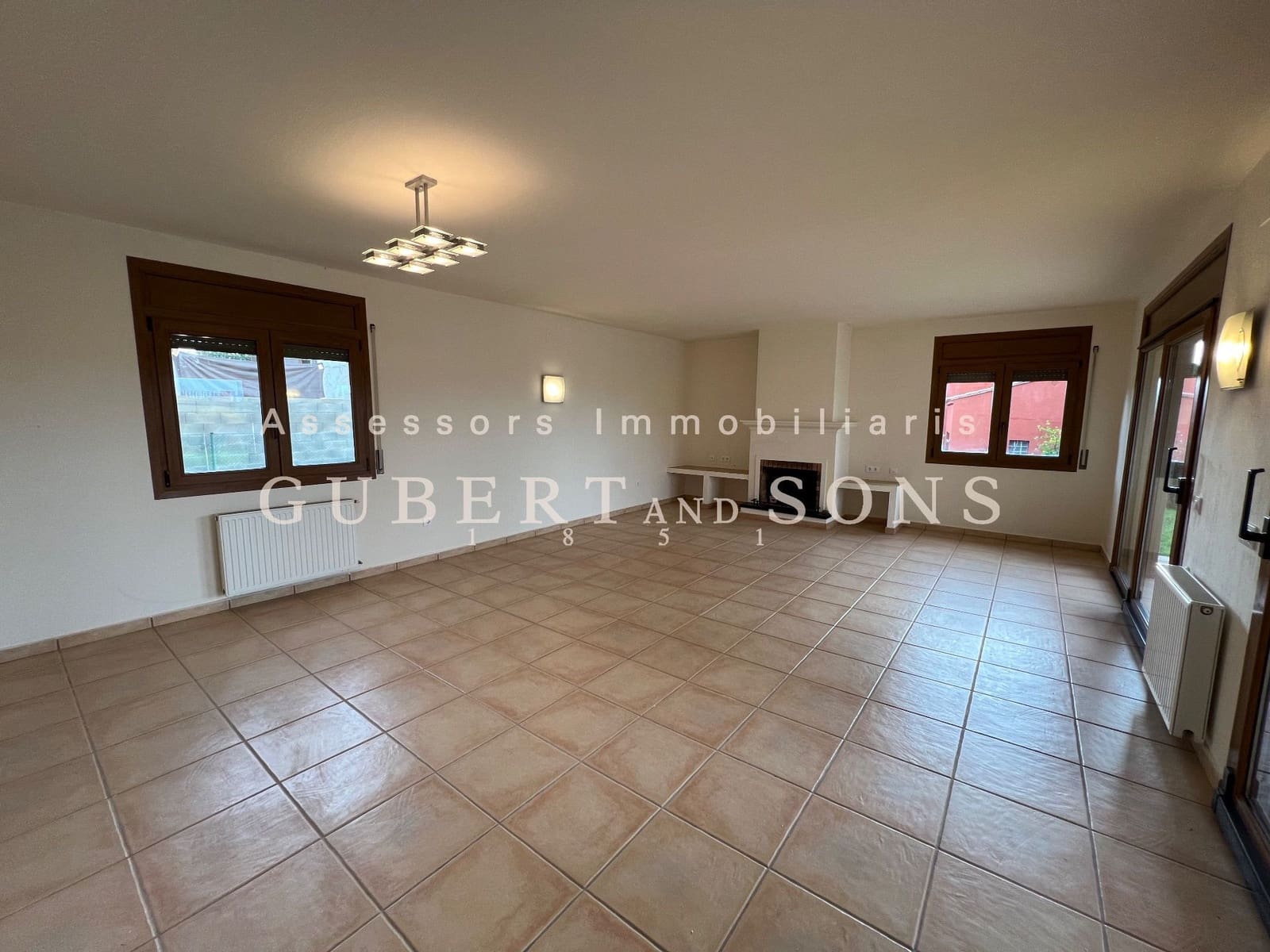 4 soverom Villa til salgs i Peralada med svømmebasseng garasje - € 695 000 (Ref: 9677847)