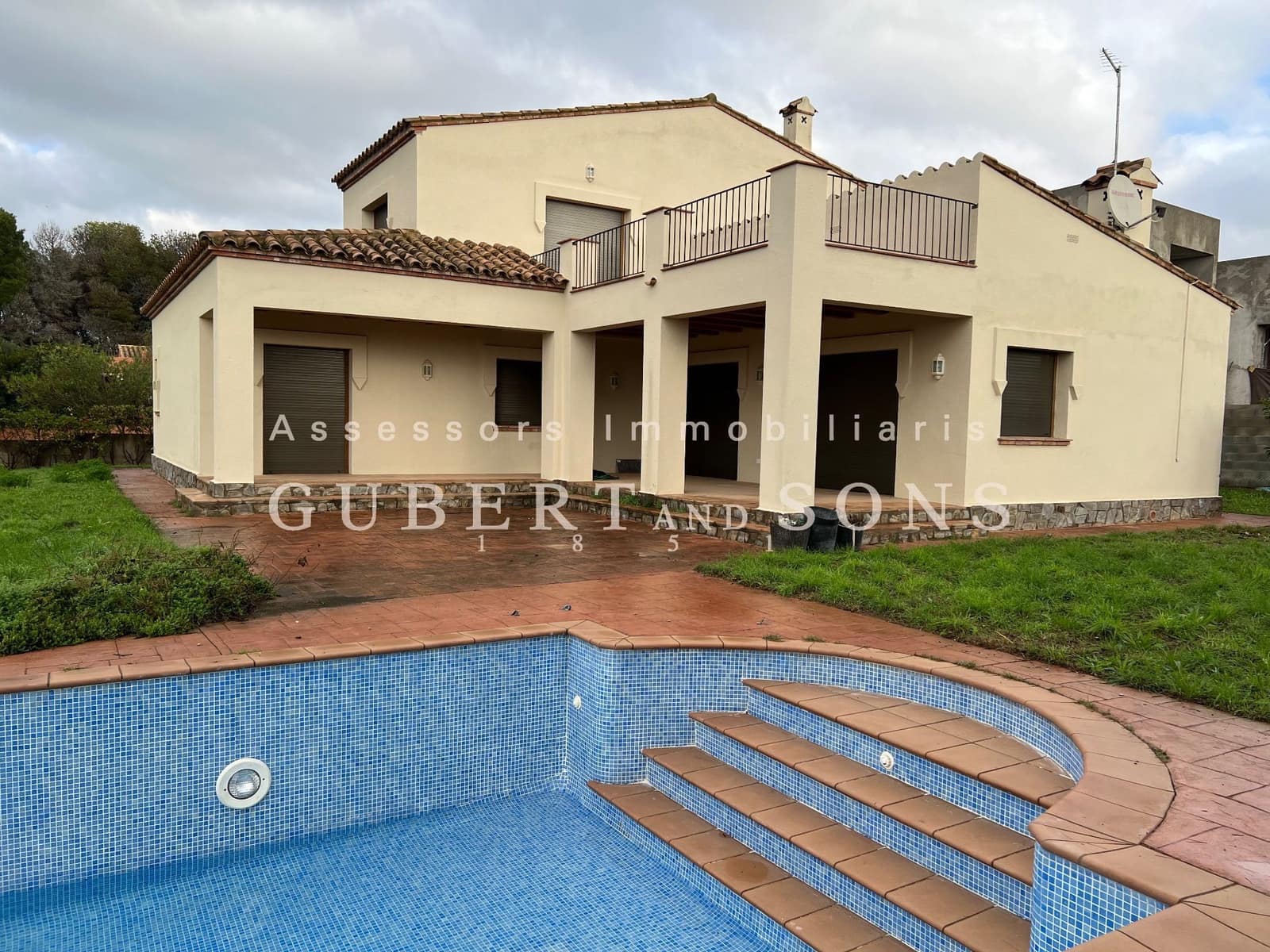 4 soverom Villa til salgs i Peralada med svømmebasseng garasje - € 695 000 (Ref: 9677847)