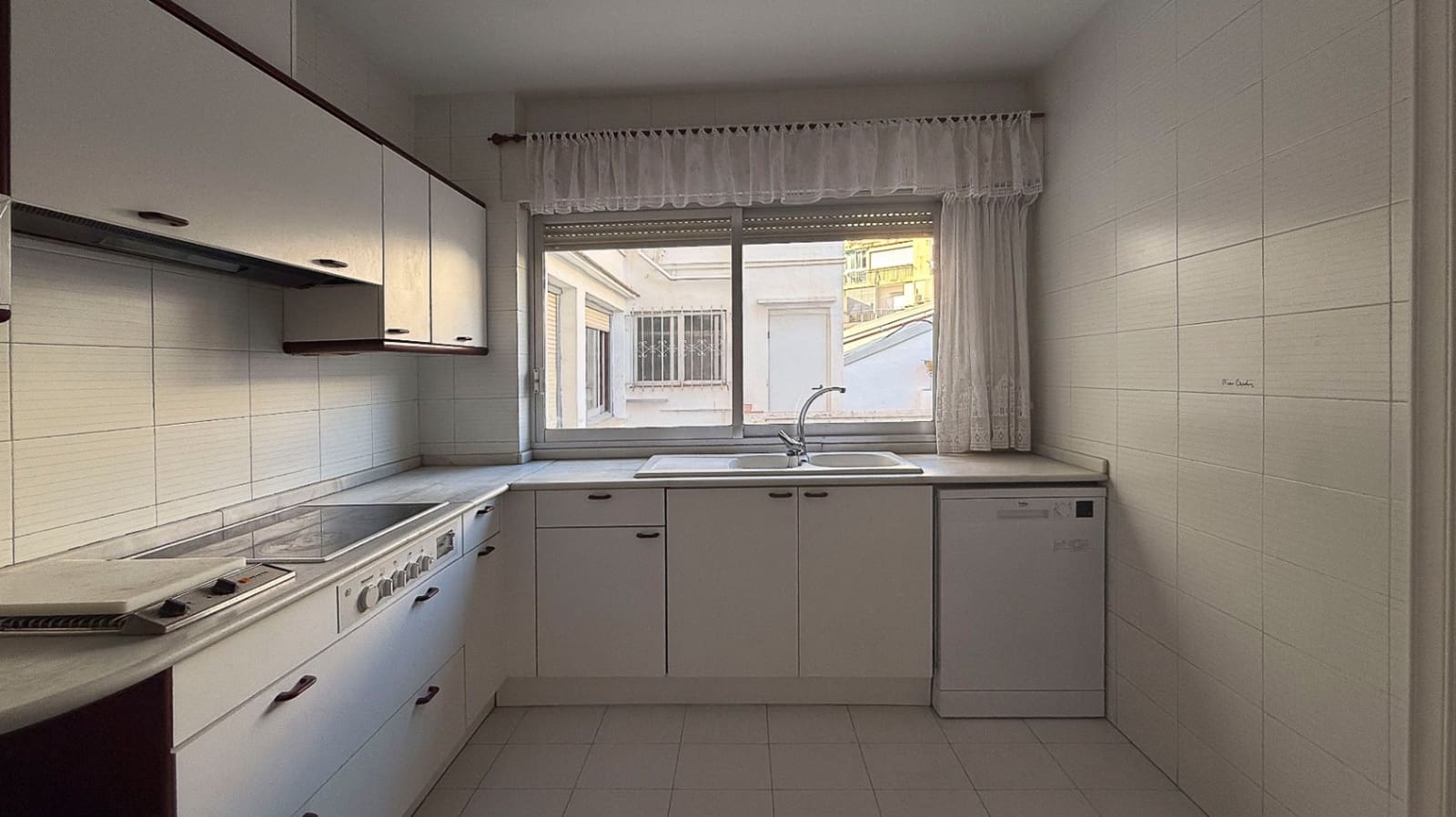4 bedroom Flat for sale in Denia - € 395,000 (Ref: 10026276)