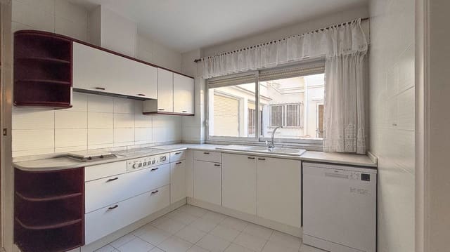 4 bedroom Flat for sale in Centro Urbano, Dénia - € 395,000 (Ref: 10026276)