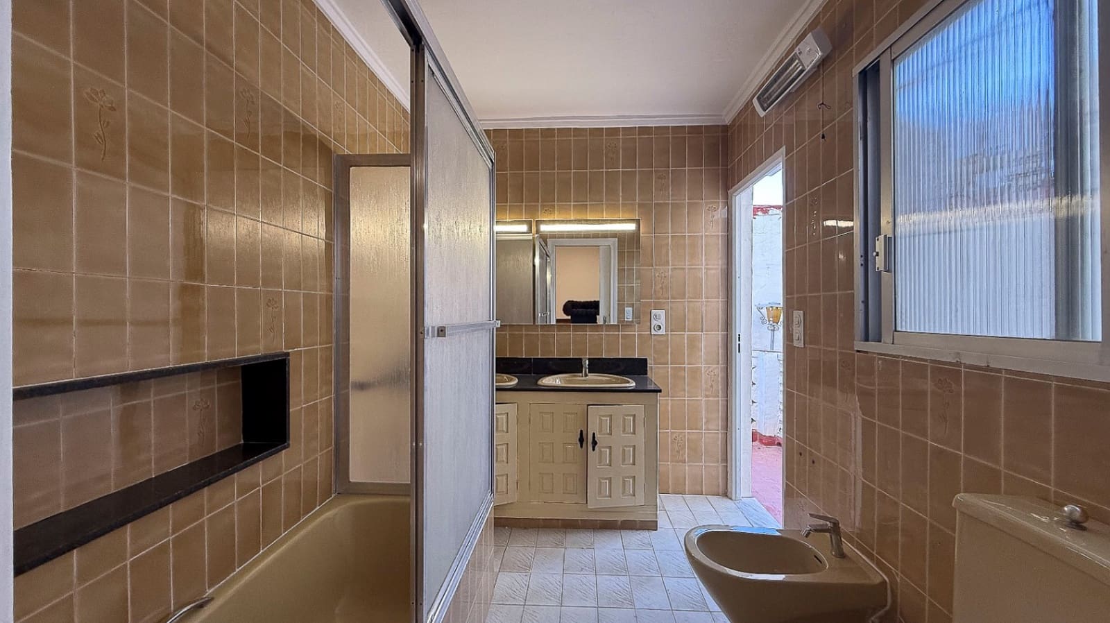 4 bedroom Flat for sale in Denia - € 395,000 (Ref: 10026276)