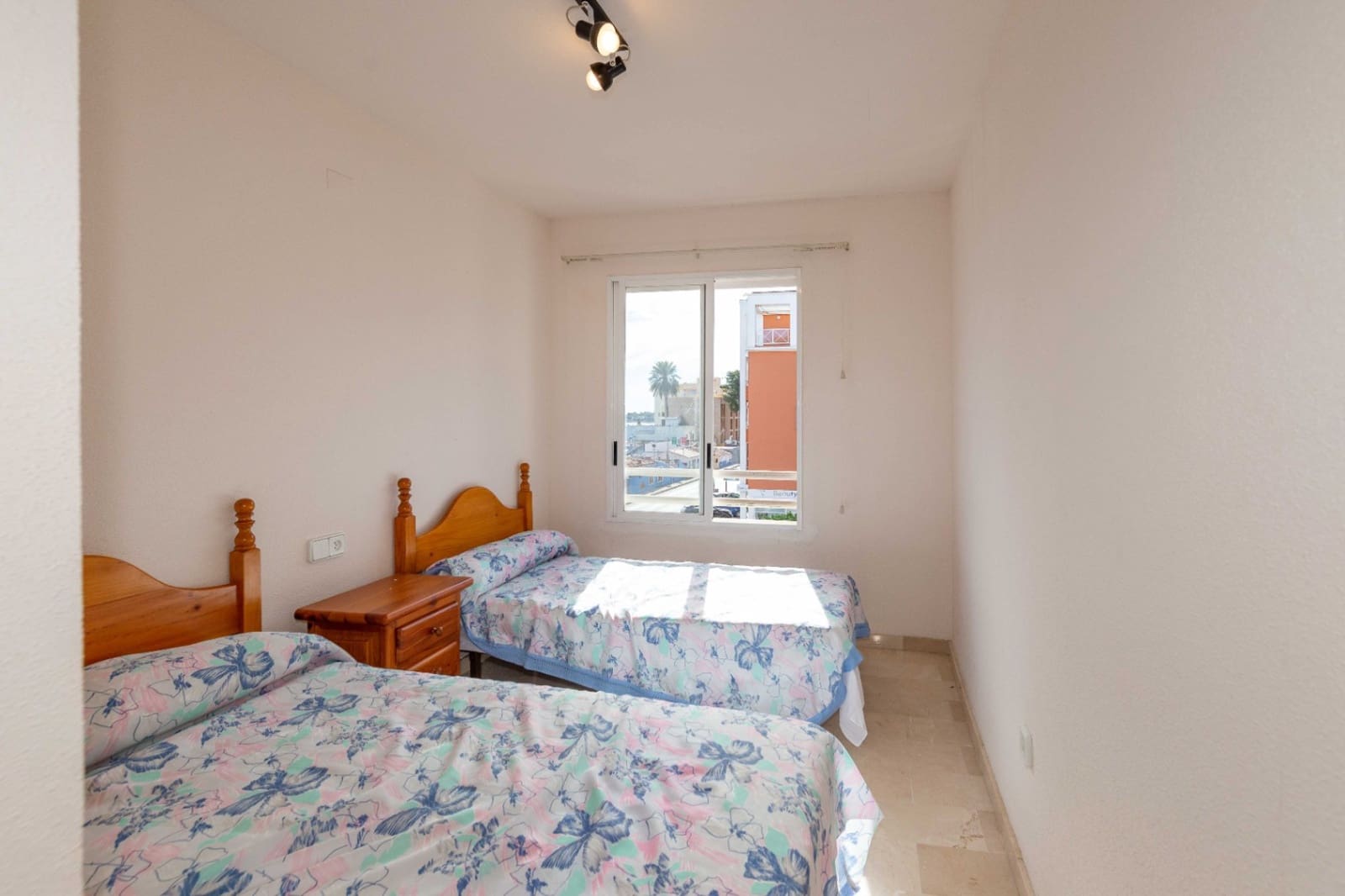 3 bedroom Apartment for rent in Denia with pool garage - € 1,200 (Ref: 10063004)