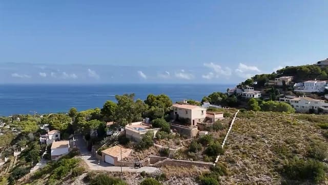 Chalet de 3 habitaciones en Dénia en venta con piscina garaje - 1.260.000 € (Ref: 10079838)