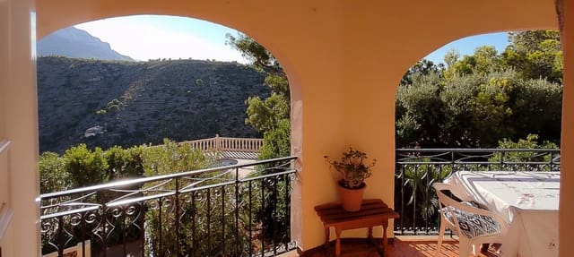 Chalet de 3 habitaciones en Dénia en venta con piscina garaje - 1.260.000 € (Ref: 10079838)
