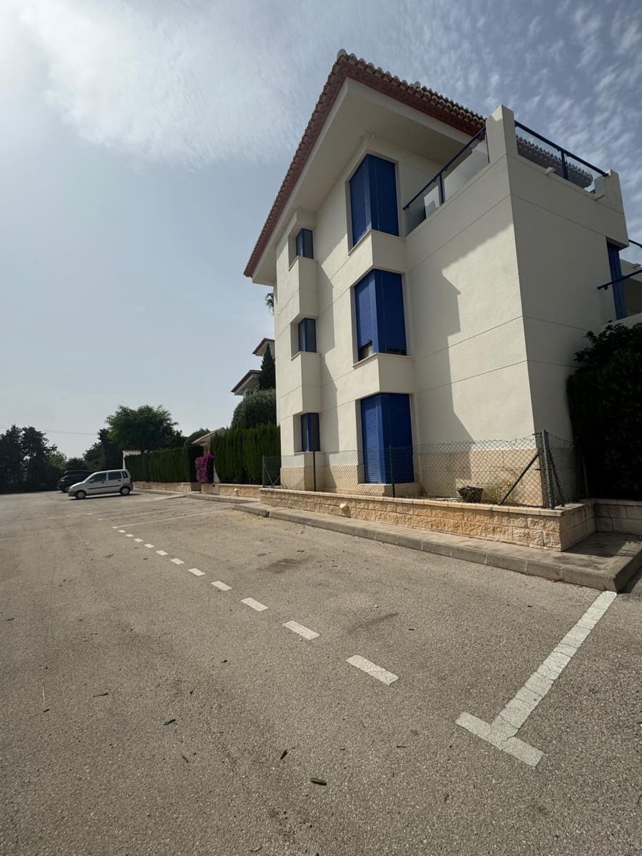 2 bedroom Apartment for sale in Denia with pool garage - € 295,000 (Ref: 10158713)
