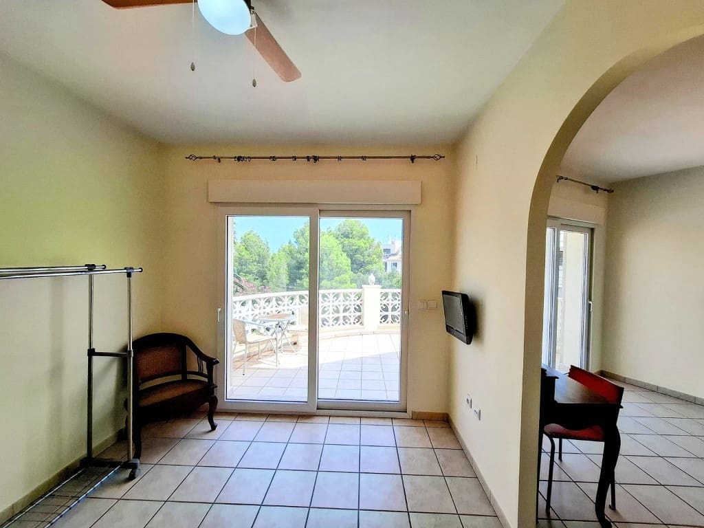 3 slaapkamer Villa te koop in Denia met zwembad - € 725.000 (Ref: 10158727)