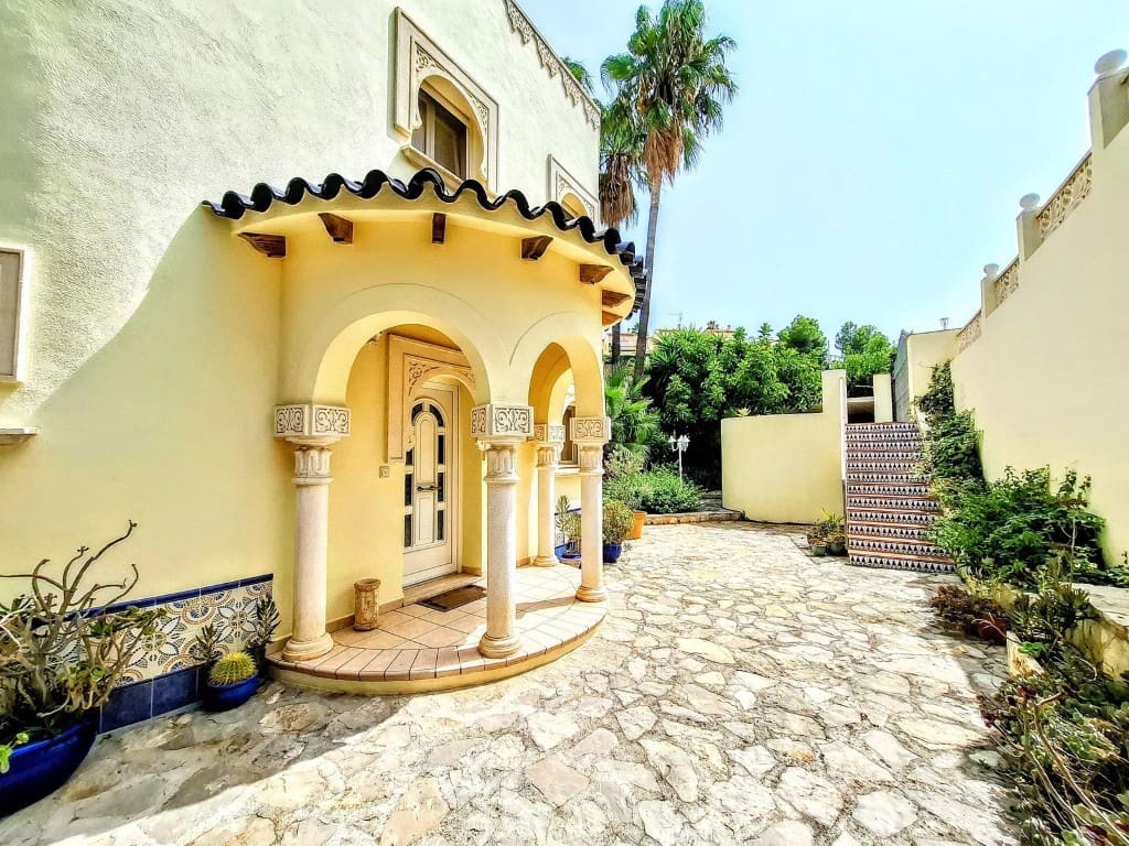 3 slaapkamer Villa te koop in Denia met zwembad - € 725.000 (Ref: 10158727)