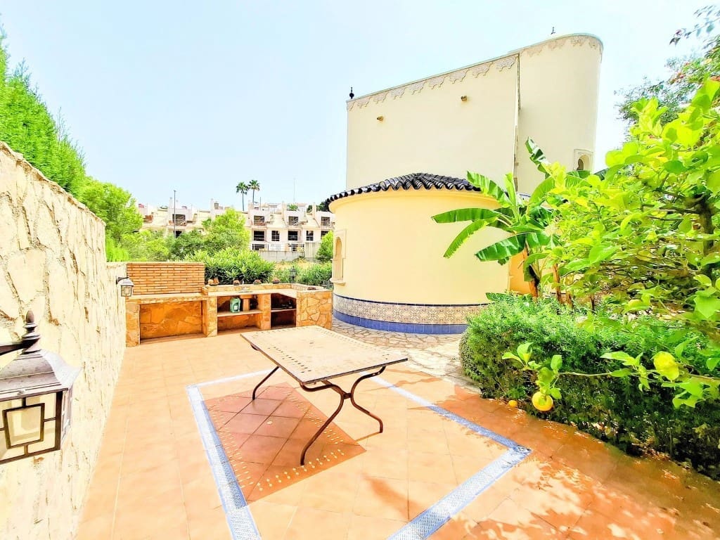 3 slaapkamer Villa te koop in Denia met zwembad - € 725.000 (Ref: 10158727)
