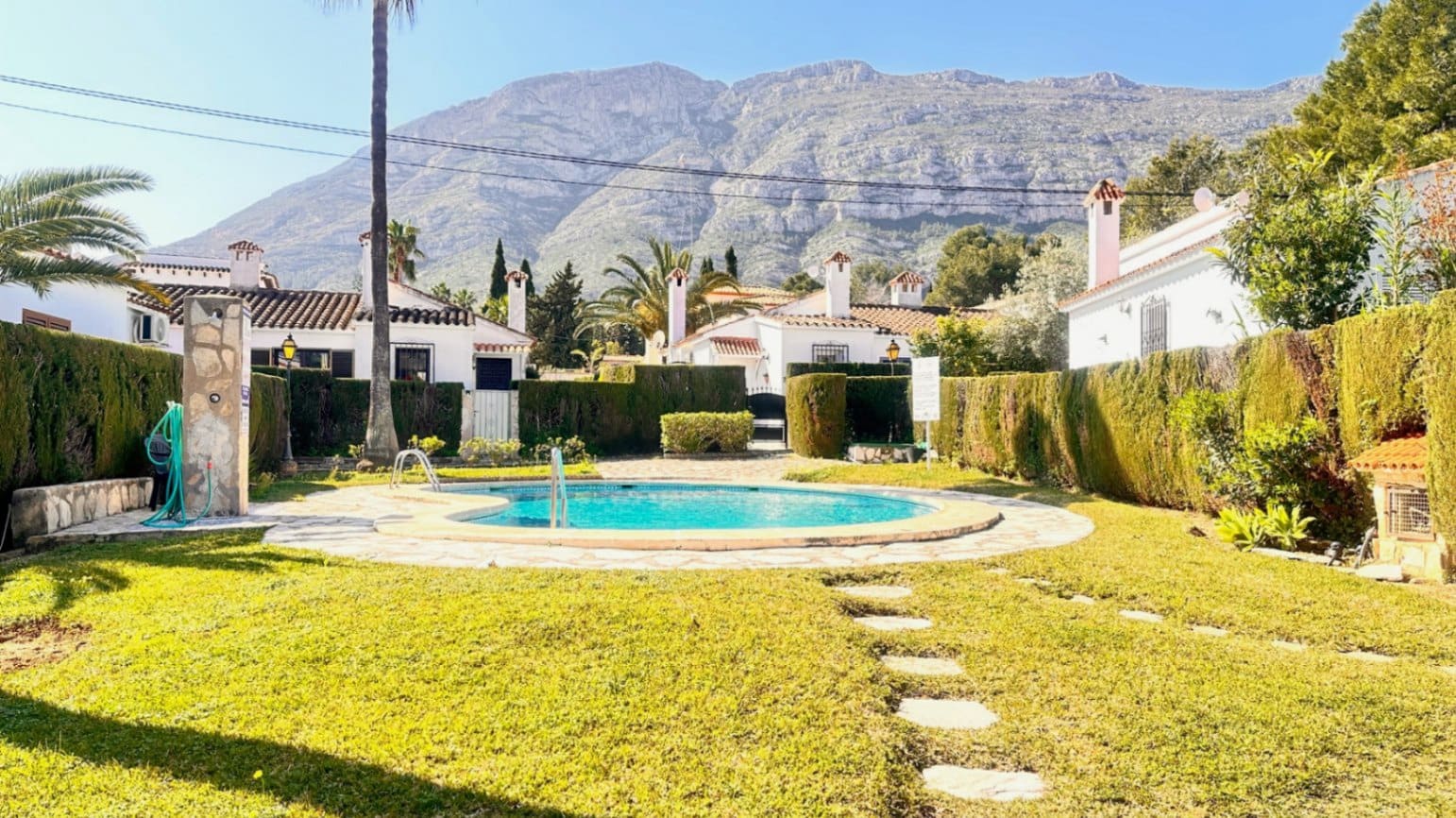 Bungalow de 2 habitaciones en Dénia en venta con piscina - 289.000 € (Ref: 10181689)