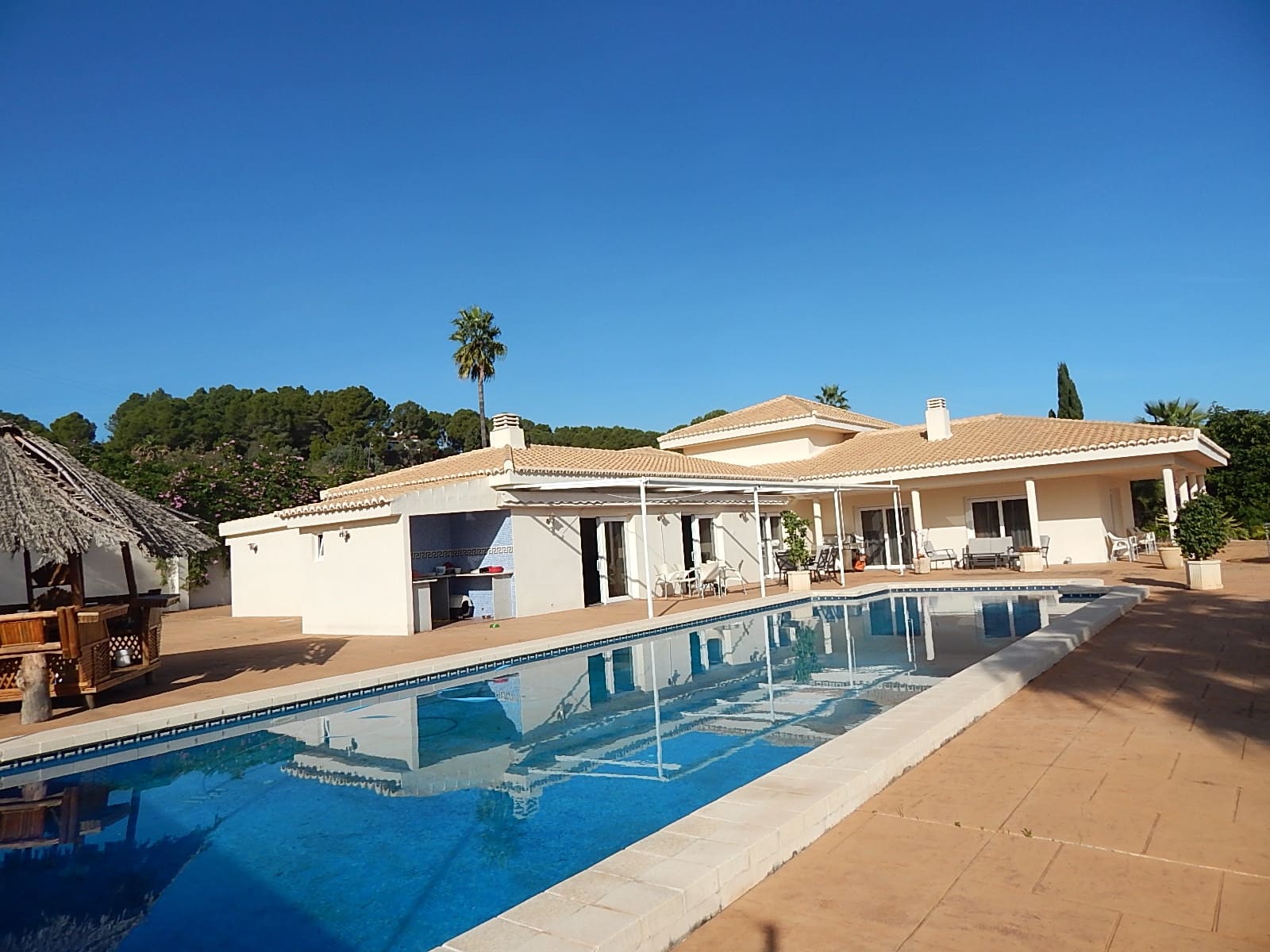 5 bedroom Villa for sale in Oliva with pool garage - € 1,539,000 (Ref: 4436044)
