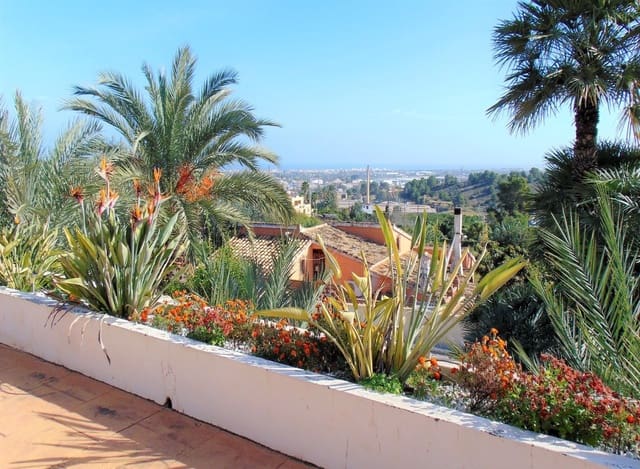 5 bedroom Villa for sale in Oliva with pool garage - € 1,539,000 (Ref: 4436044)