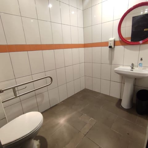 Commercial for sale in Centro Urbano, Dénia - € 105,000 (Ref: 7958343)