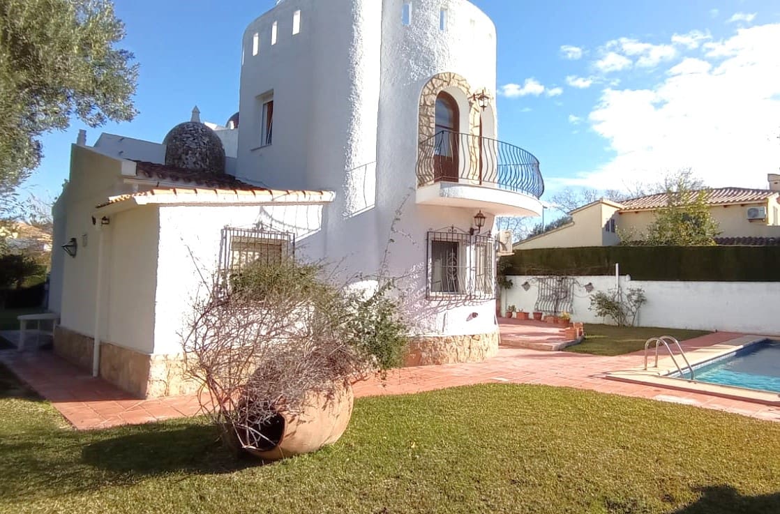 5 sypialnia Willa na sprzedaż w Denia z basenem garażem - 598 000 € (Ref: 8490398)