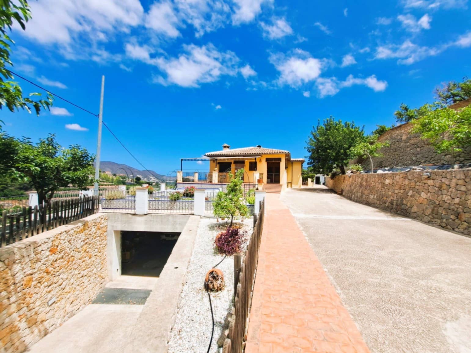 4 soveværelse Villa til salg i Pego med swimmingpool garage - € 540.000 (Ref: 8635868)