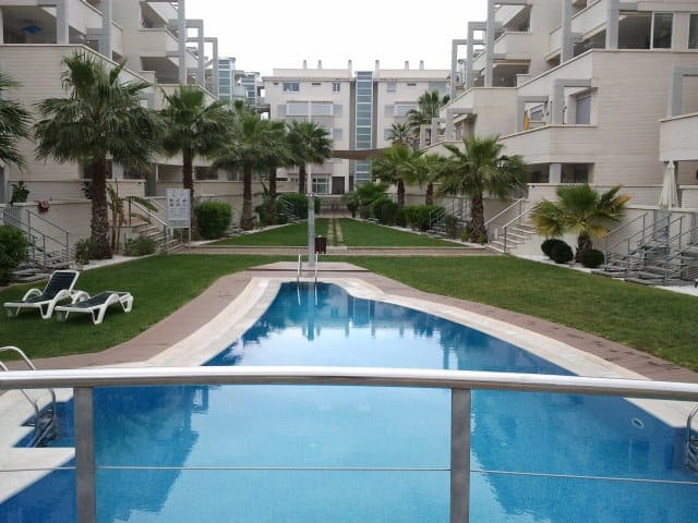 Piso de 3 habitaciones en Dénia en venta con piscina garaje - 360.000 € (Ref: 8707429)