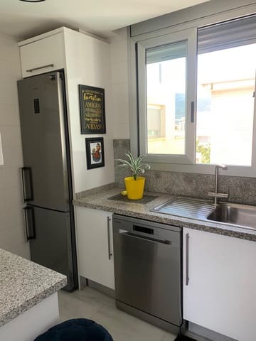 Piso de 3 habitaciones en Dénia en venta con piscina garaje - 360.000 € (Ref: 8707429)