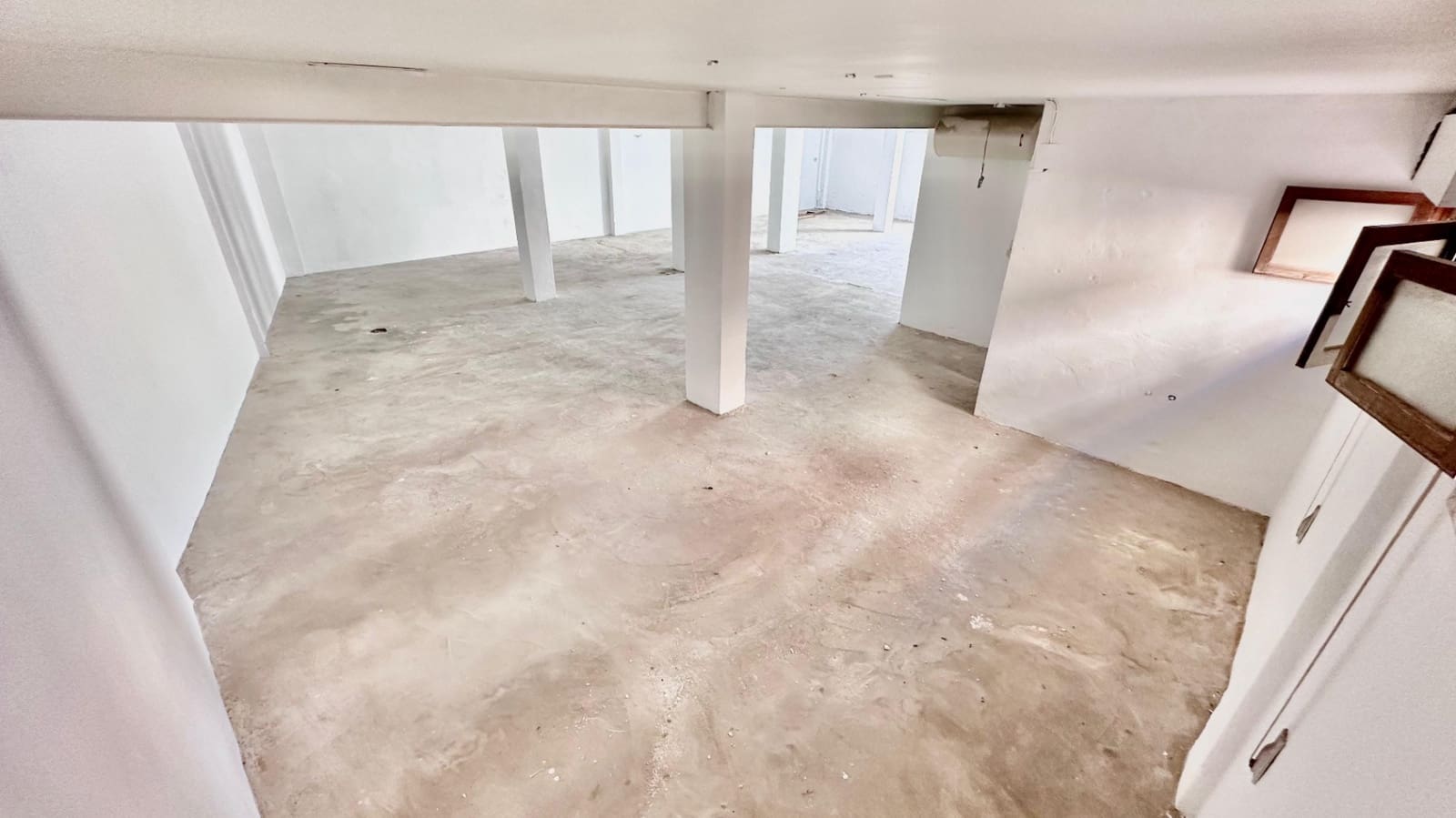 Commercial for sale in Ondara - € 100,000 (Ref: 8774913)