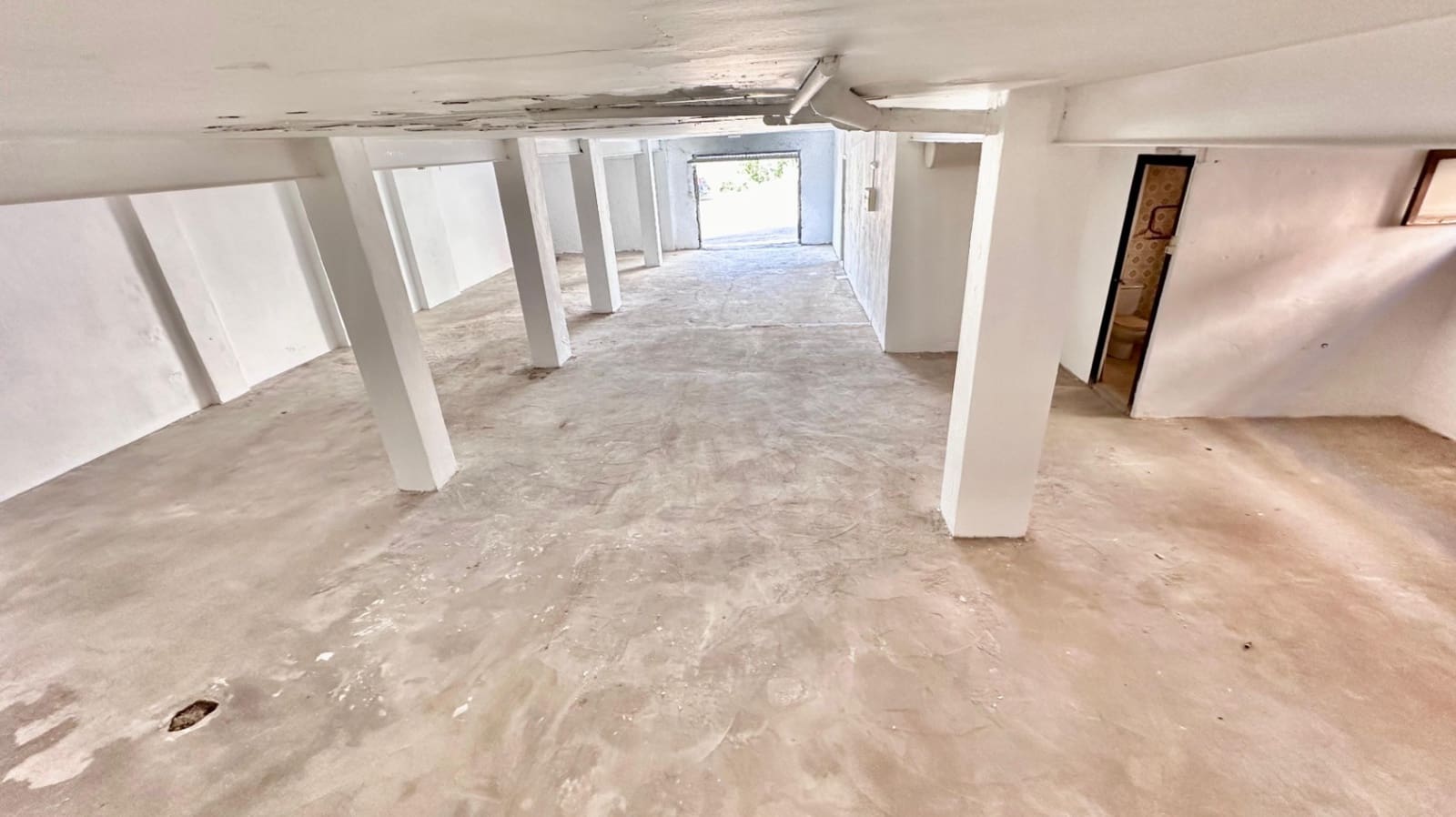 Commercial for sale in Ondara - € 100,000 (Ref: 8774913)