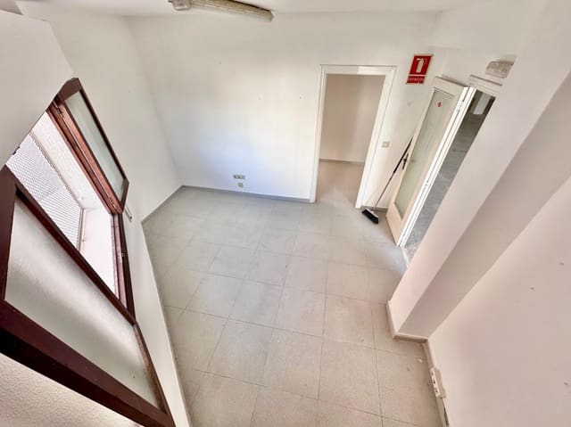 Commercial for sale in Ondara - € 100,000 (Ref: 8774913)