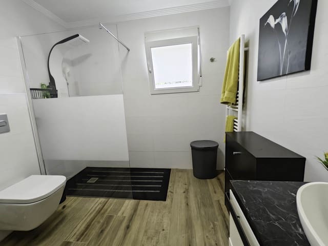 4 quarto Moradia para venda em Dénia com piscina garagem - 749 000 € (Ref: 8863301)