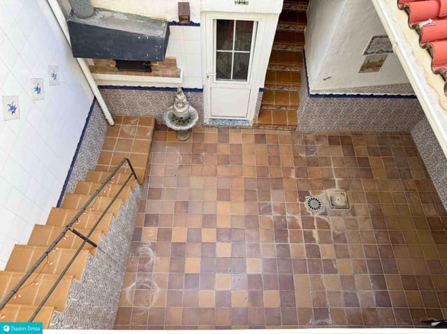 Casa de 4 habitaciones en Centro Urbano, Dénia en venta con garaje - 280.000 € (Ref: 8879256)