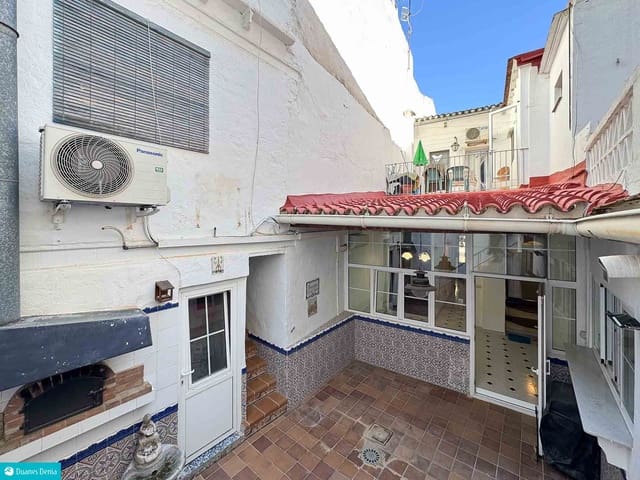 Casa de 4 habitaciones en Centro Urbano, Dénia en venta con garaje - 280.000 € (Ref: 8879256)