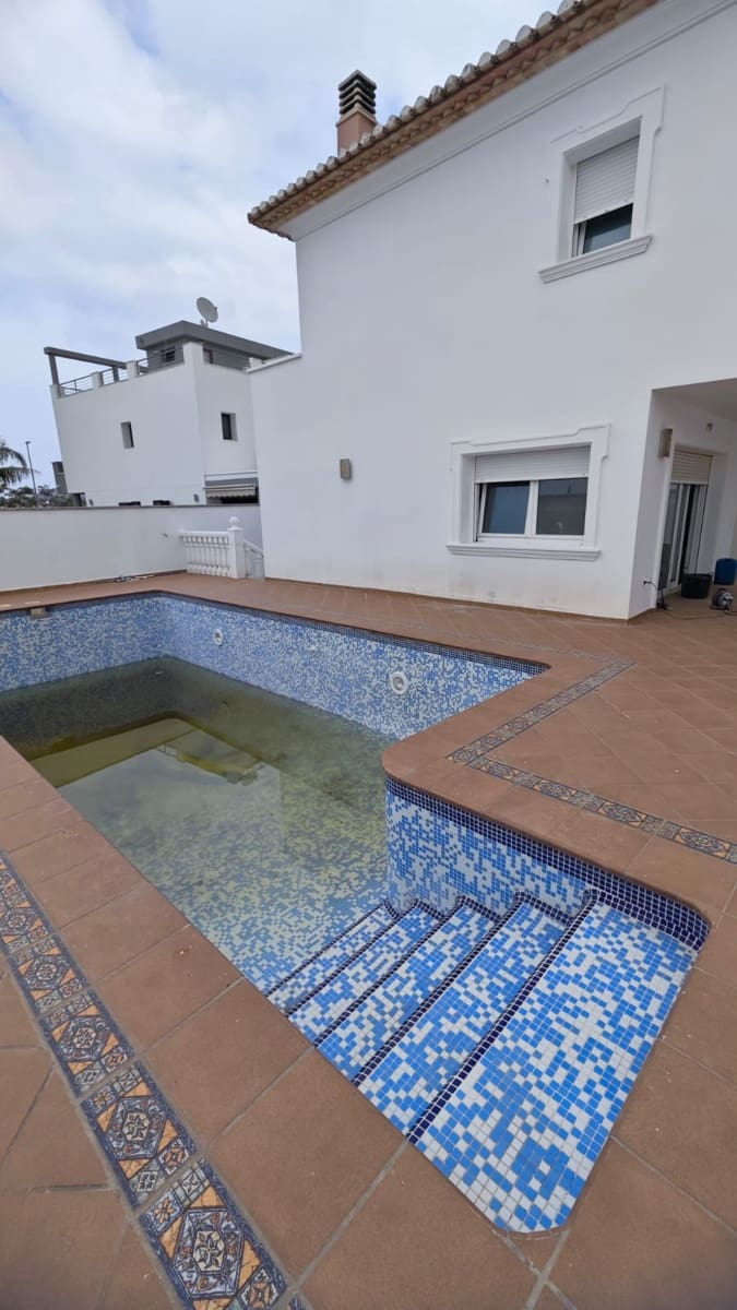4 quarto Moradia para venda em Denia com piscina garagem - 599 000 € (Ref: 8879267)