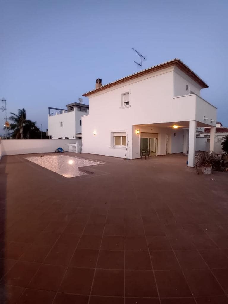 4 quarto Moradia para venda em Denia com piscina garagem - 599 000 € (Ref: 8879267)