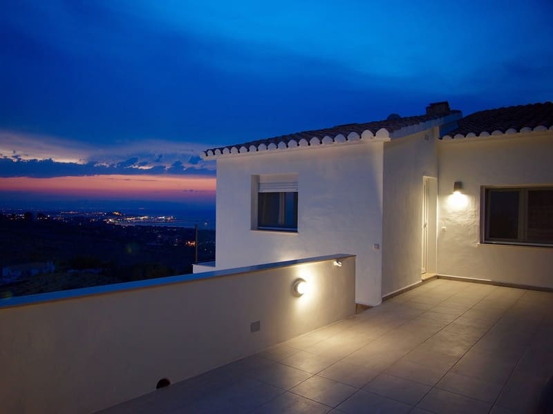 3 bedroom Villa for sale in Denia with pool garage - € 800,000 (Ref: 8920058)