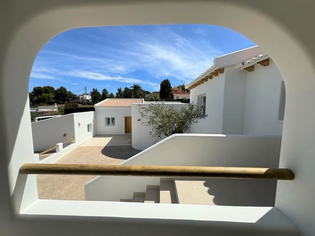 Chalet de 6 habitaciones en Dénia en venta con piscina garaje - 790.000 € (Ref: 8981127)
